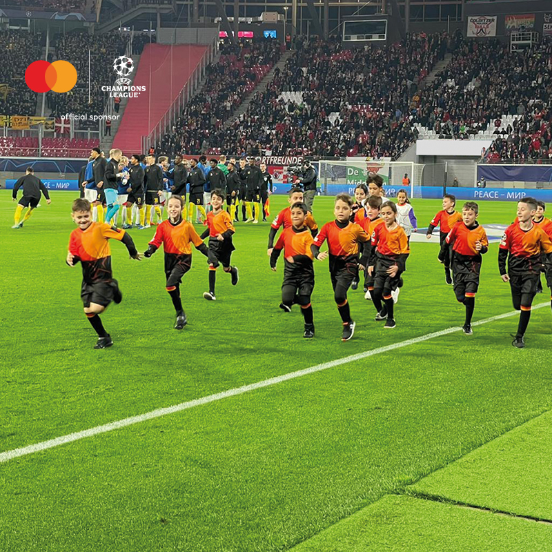 UEFA Champions League'de devlerle sahaya çıkma şansı